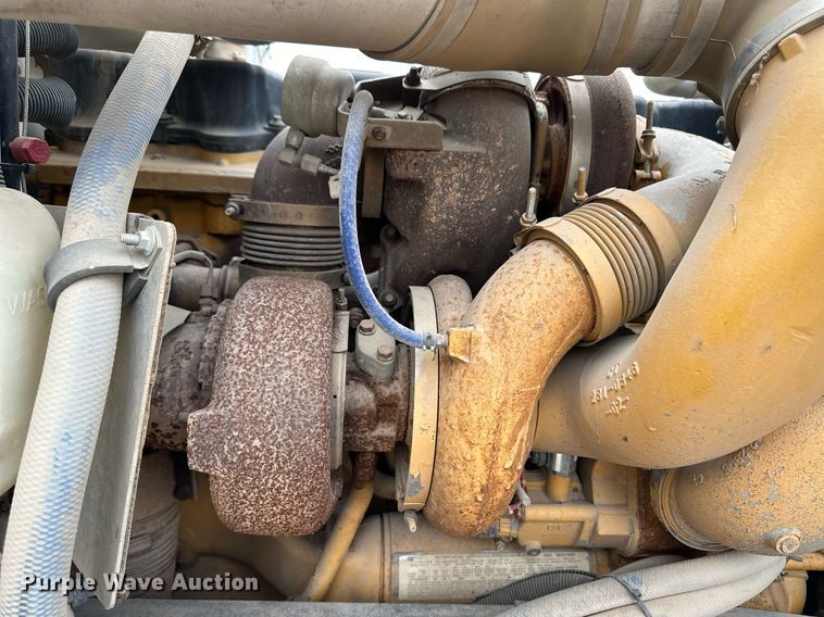 image for item EK9934 2005 Peterbilt 379 semi truck