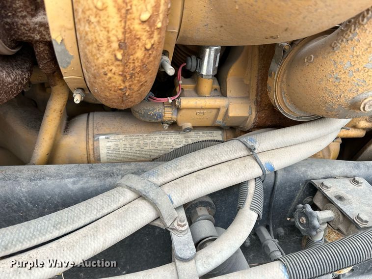 image for item EK9934 2005 Peterbilt 379 semi truck