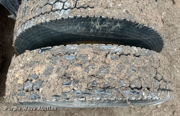 image for item EK9934 2005 Peterbilt 379 semi truck