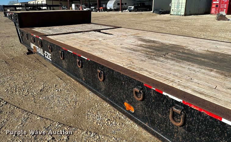 image for item GG9961 1998 Dakota Trail Eze drop deck equipment trailer