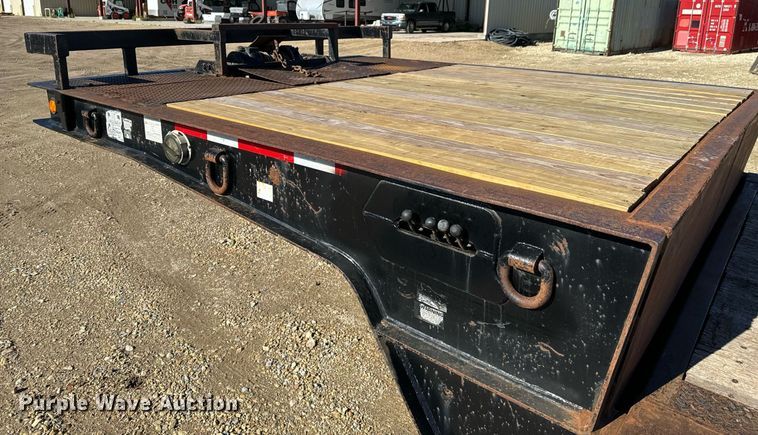 image for item GG9961 1998 Dakota Trail Eze drop deck equipment trailer