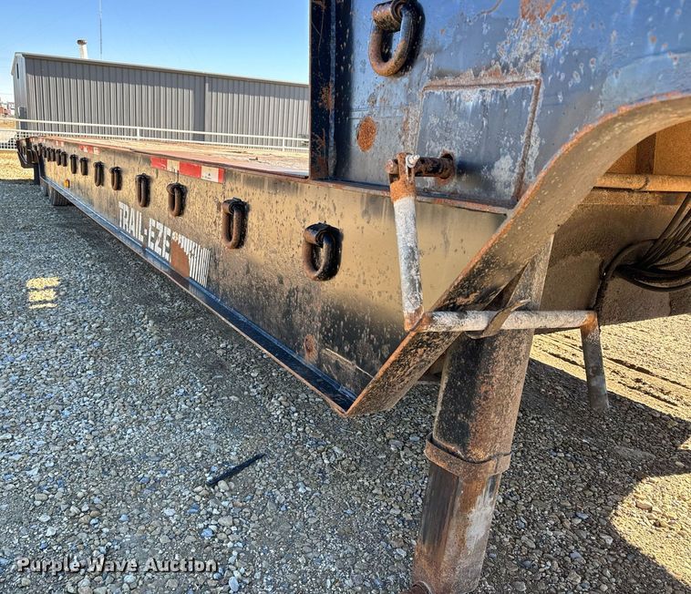 image for item GG9961 1998 Dakota Trail Eze drop deck equipment trailer