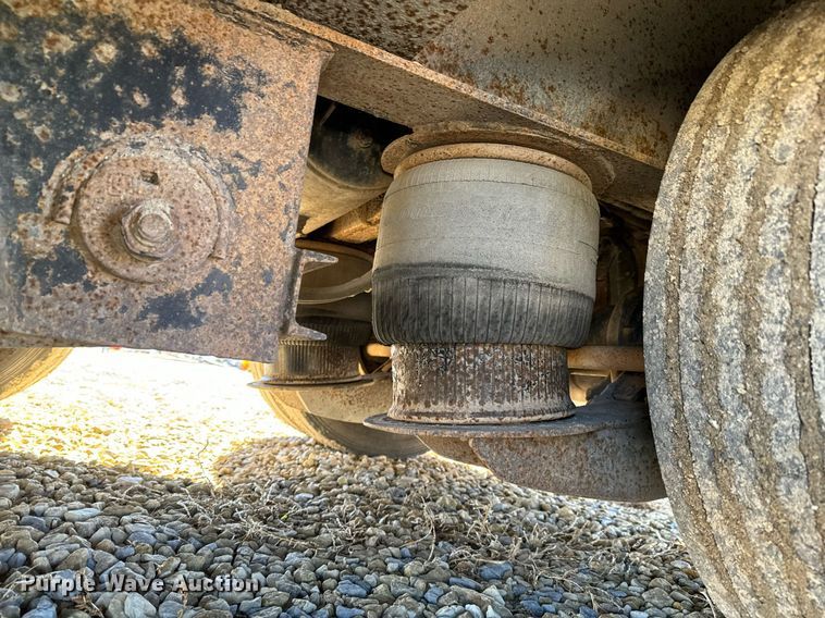 image for item GG9961 1998 Dakota Trail Eze drop deck equipment trailer