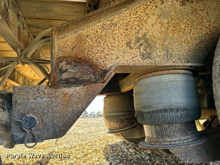 image for item GG9961 1998 Dakota Trail Eze drop deck equipment trailer