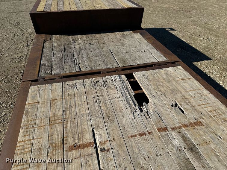 image for item GG9961 1998 Dakota Trail Eze drop deck equipment trailer