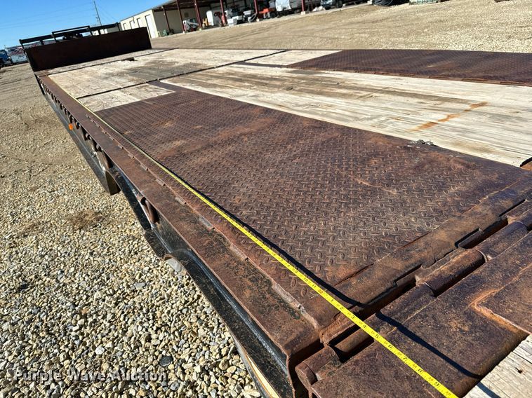 image for item GG9961 1998 Dakota Trail Eze drop deck equipment trailer