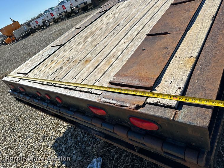 image for item GG9961 1998 Dakota Trail Eze drop deck equipment trailer