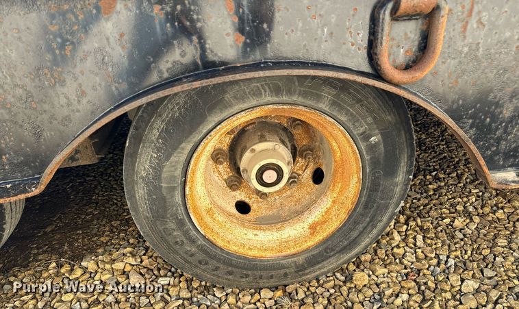 image for item GG9961 1998 Dakota Trail Eze drop deck equipment trailer