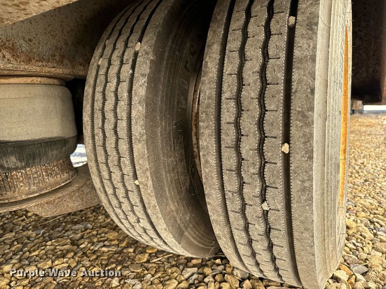 image for item GG9961 1998 Dakota Trail Eze drop deck equipment trailer