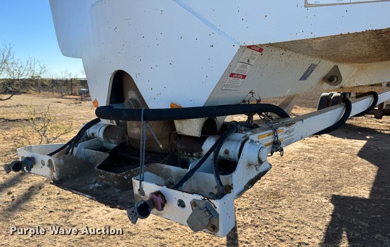 image for item GQ9226 2016 Clement Starlite end dump trailer