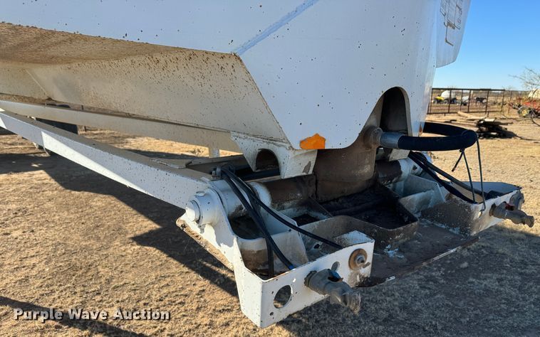 image for item GQ9226 2016 Clement Starlite end dump trailer