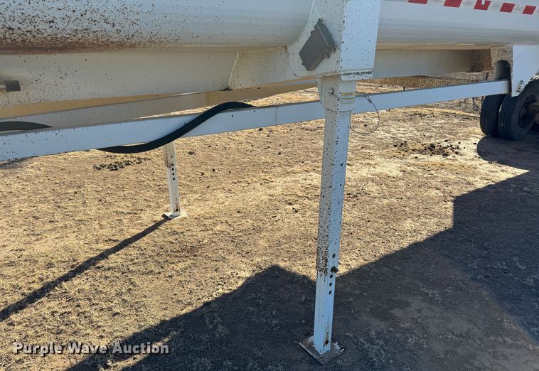 image for item GQ9226 2016 Clement Starlite end dump trailer