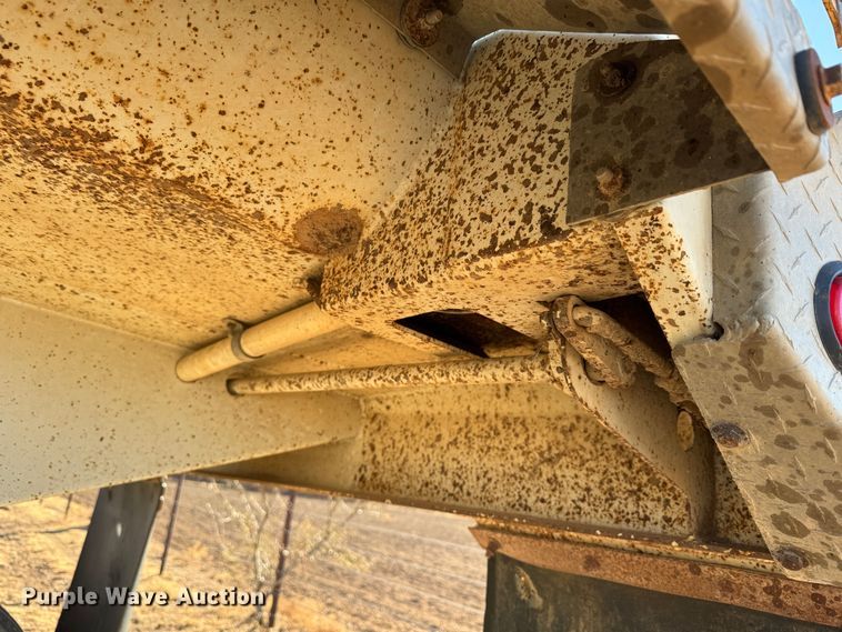 image for item GQ9226 2016 Clement Starlite end dump trailer