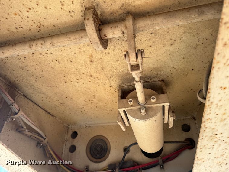 image for item GQ9226 2016 Clement Starlite end dump trailer