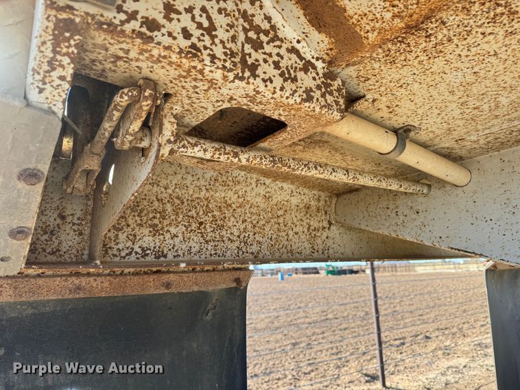 image for item GQ9226 2016 Clement Starlite end dump trailer