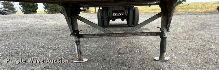 image for item KH9652 1983 Utility Trailer VS2DS dry van trailer
