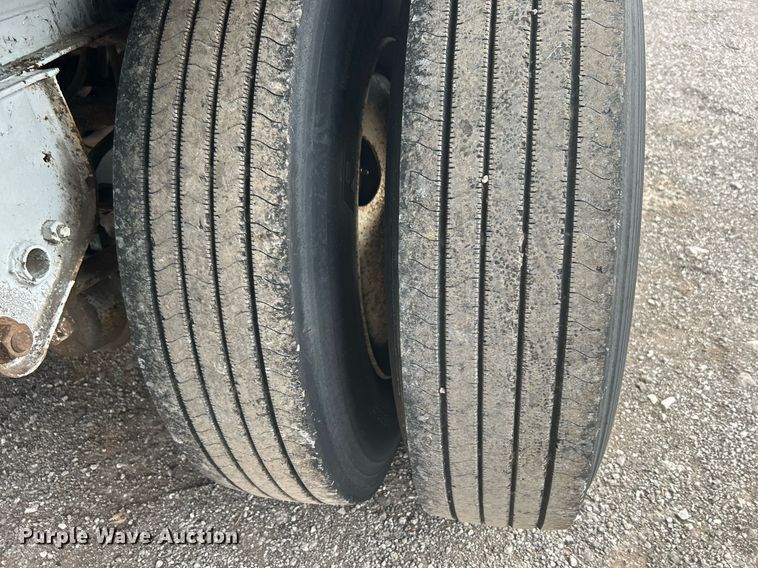 image for item KH9652 1983 Utility Trailer VS2DS dry van trailer