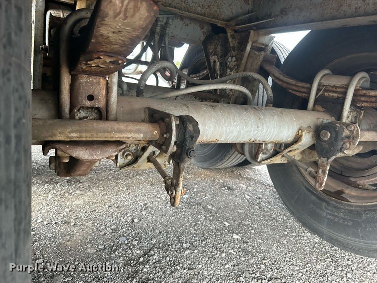 image for item KH9652 1983 Utility Trailer VS2DS dry van trailer