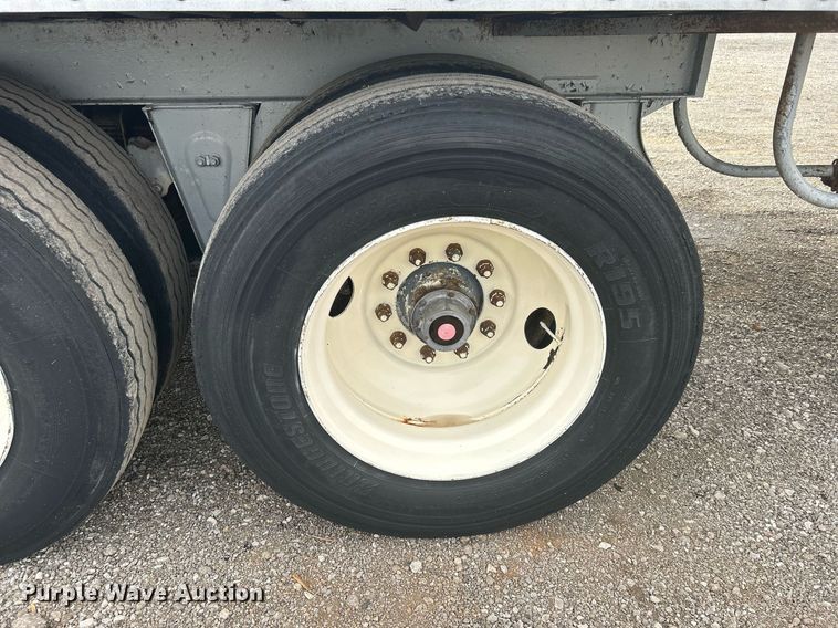 image for item KH9652 1983 Utility Trailer VS2DS dry van trailer