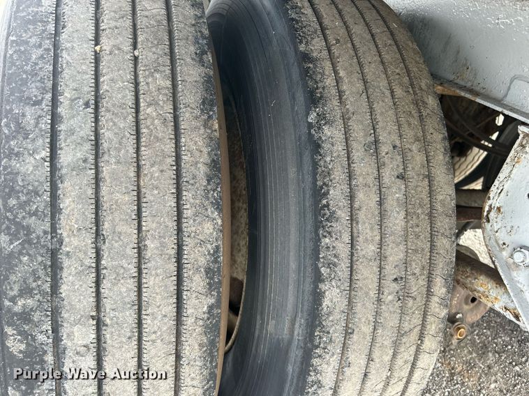 image for item KH9652 1983 Utility Trailer VS2DS dry van trailer