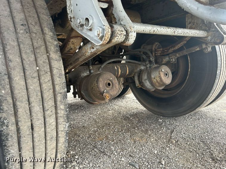 image for item KH9652 1983 Utility Trailer VS2DS dry van trailer