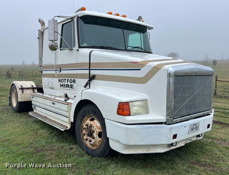 image for item KV9920 1994 White GMC semi truck