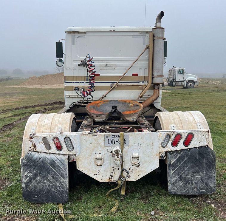 image for item KV9920 1994 White GMC semi truck
