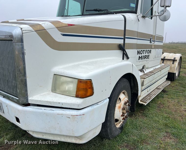 image for item KV9920 1994 White GMC semi truck