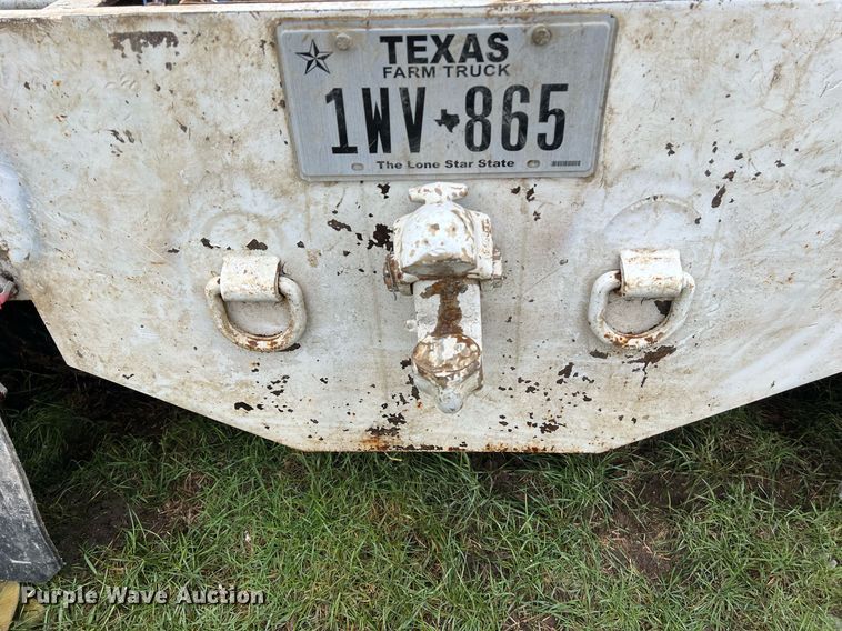 image for item KV9920 1994 White GMC semi truck