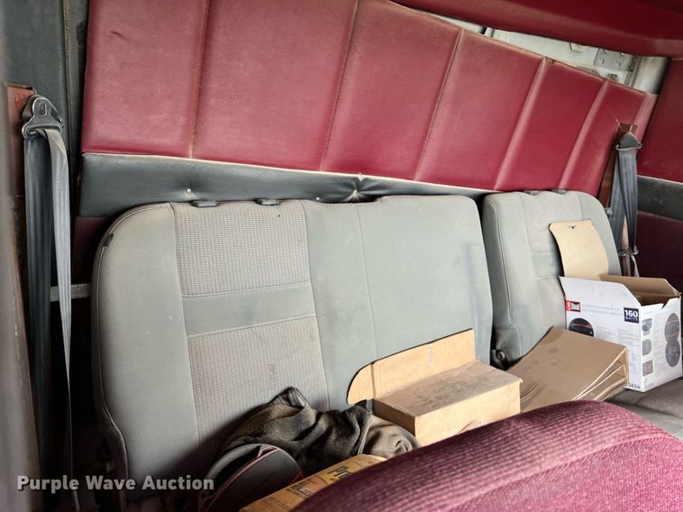 image for item KV9920 1994 White GMC semi truck