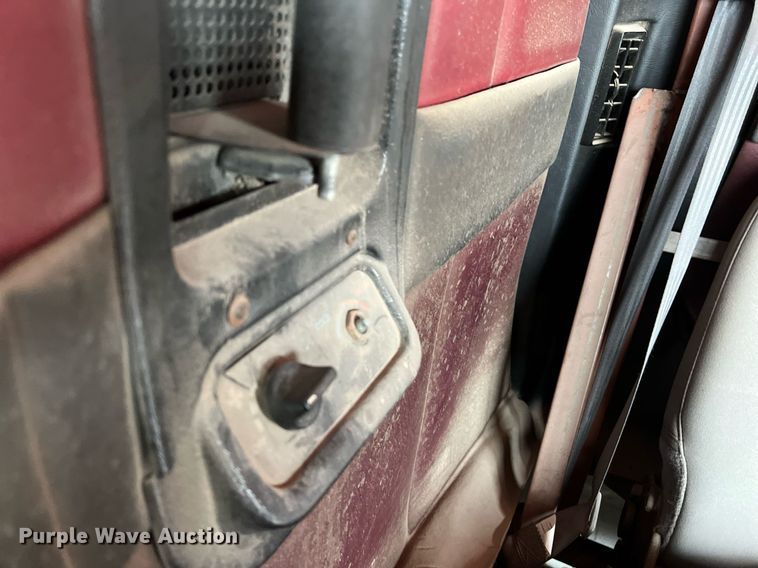 image for item KV9920 1994 White GMC semi truck