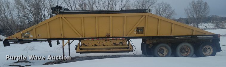 image for item LA9562 1997 Ranch Manufacturing bottom dump trailer