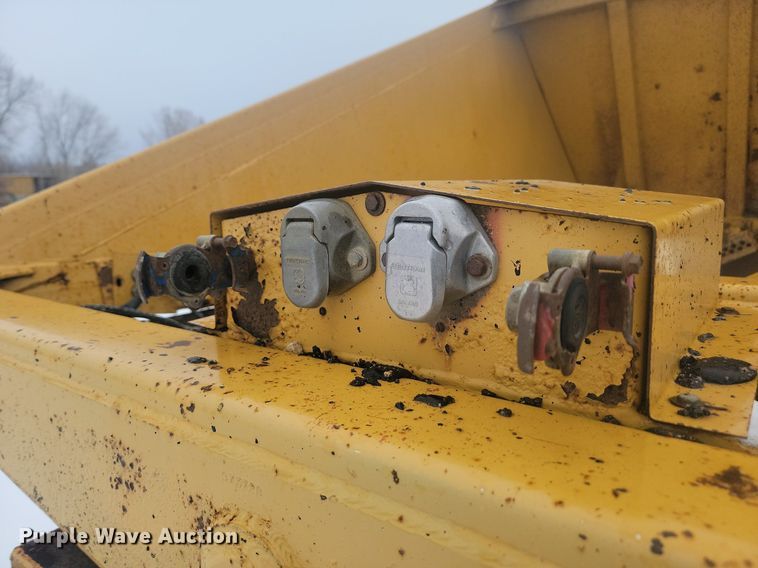 image for item LA9562 1997 Ranch Manufacturing bottom dump trailer