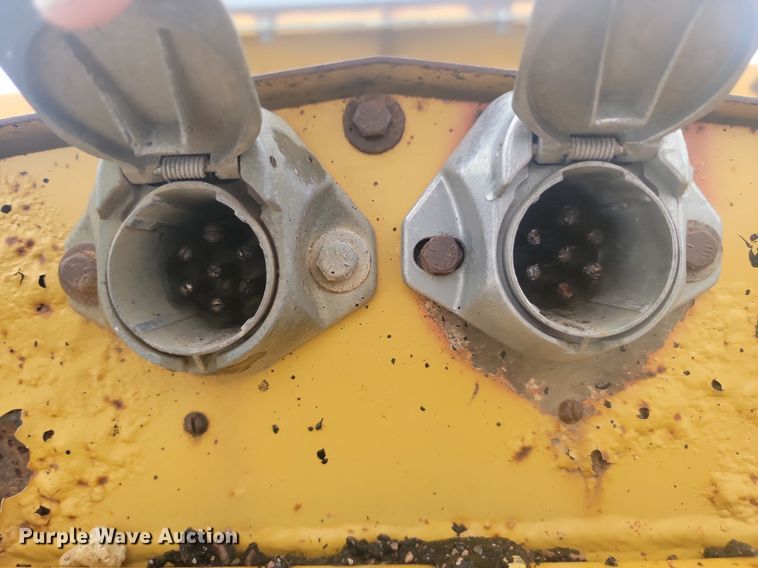 image for item LA9562 1997 Ranch Manufacturing bottom dump trailer