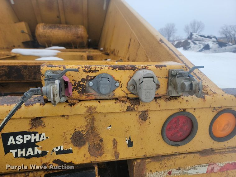 image for item LA9562 1997 Ranch Manufacturing bottom dump trailer