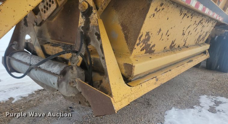 image for item LA9562 1997 Ranch Manufacturing bottom dump trailer