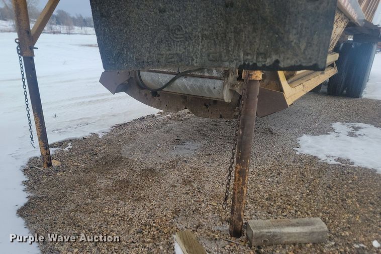 image for item LA9562 1997 Ranch Manufacturing bottom dump trailer