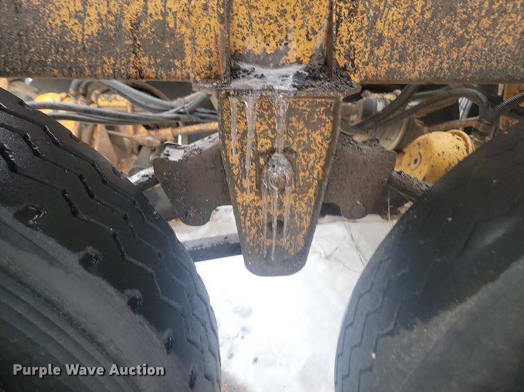 image for item LA9562 1997 Ranch Manufacturing bottom dump trailer