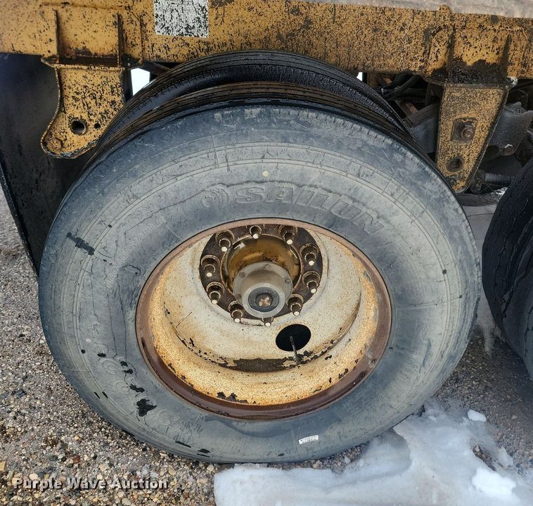 image for item LA9562 1997 Ranch Manufacturing bottom dump trailer