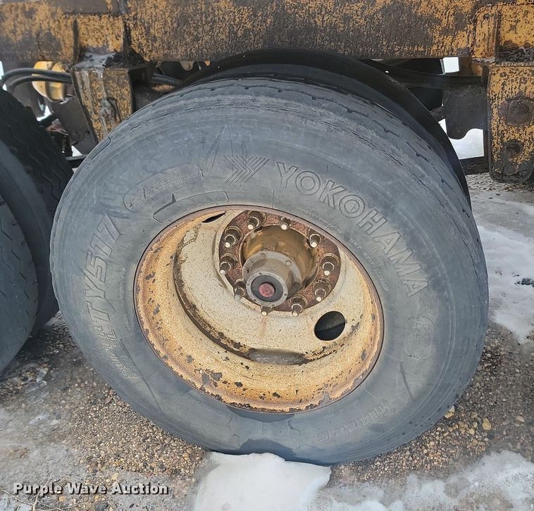 image for item LA9562 1997 Ranch Manufacturing bottom dump trailer