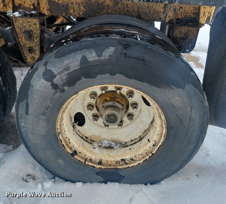 image for item LA9562 1997 Ranch Manufacturing bottom dump trailer