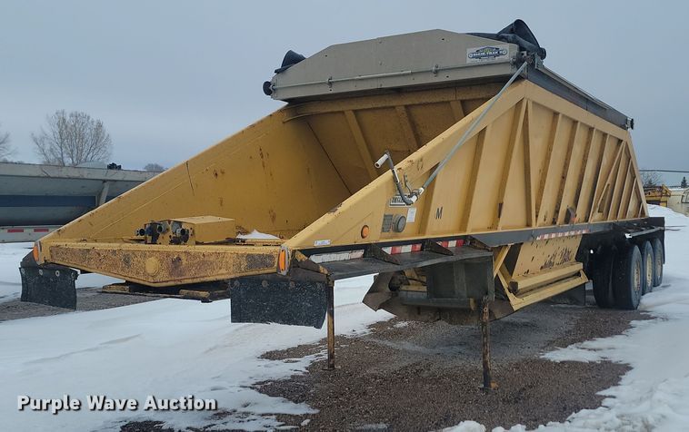 image for item LA9563 1997 Ranch Manufacturing bottom dump trailer