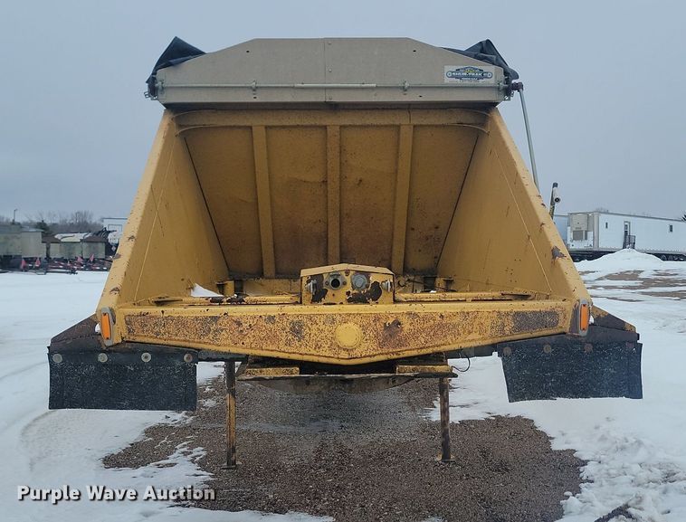 image for item LA9563 1997 Ranch Manufacturing bottom dump trailer