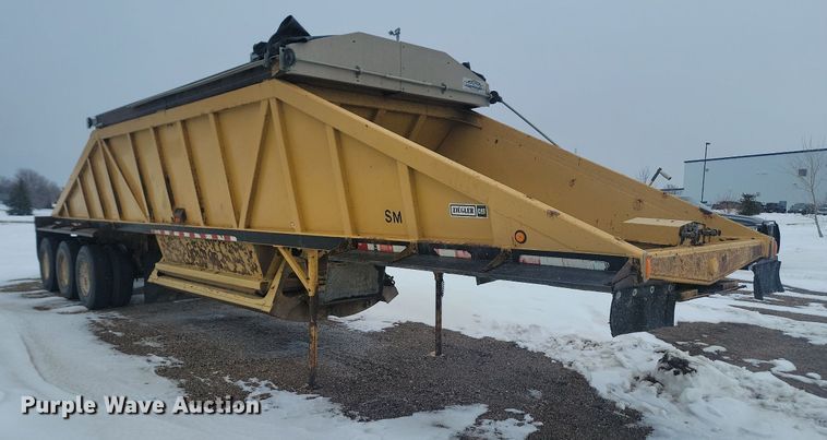 image for item LA9563 1997 Ranch Manufacturing bottom dump trailer