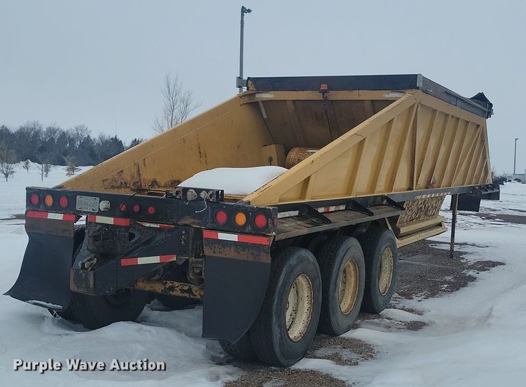 image for item LA9563 1997 Ranch Manufacturing bottom dump trailer