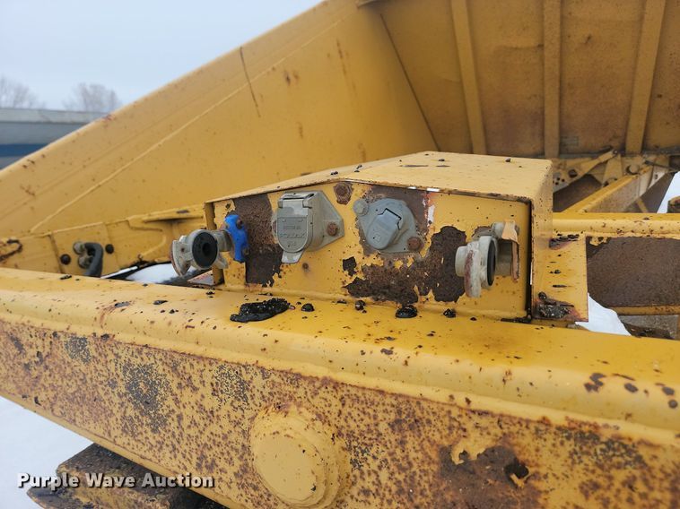 image for item LA9563 1997 Ranch Manufacturing bottom dump trailer