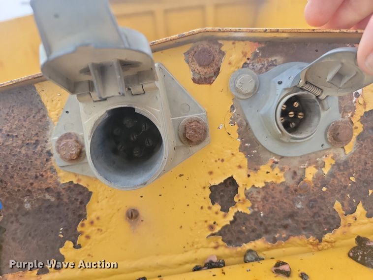 image for item LA9563 1997 Ranch Manufacturing bottom dump trailer