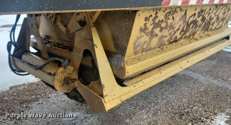 image for item LA9563 1997 Ranch Manufacturing bottom dump trailer