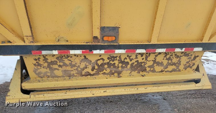 image for item LA9563 1997 Ranch Manufacturing bottom dump trailer