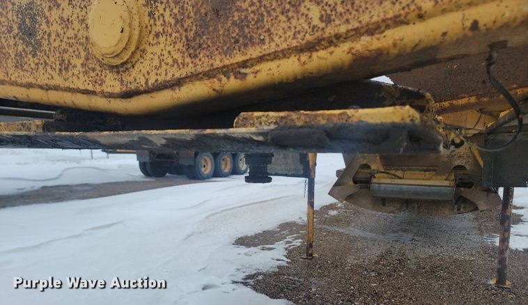 image for item LA9563 1997 Ranch Manufacturing bottom dump trailer